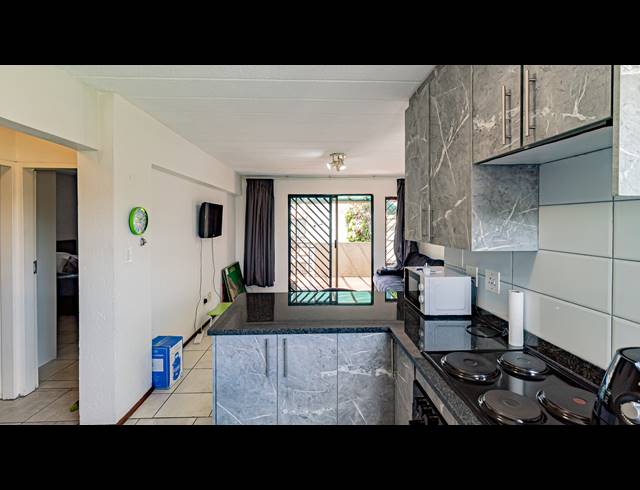 2 BEDROOM APARTMENT FOR SALE IN GLENVISTA